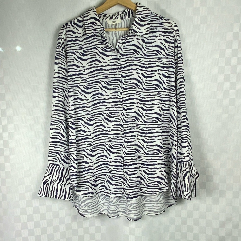 Entro Navy and White Zebra Print Blouse Button Up Size Medium Cotton Blend